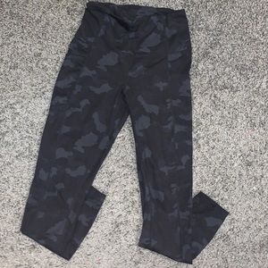 Black Camo Yogalicious 7/8 Legging